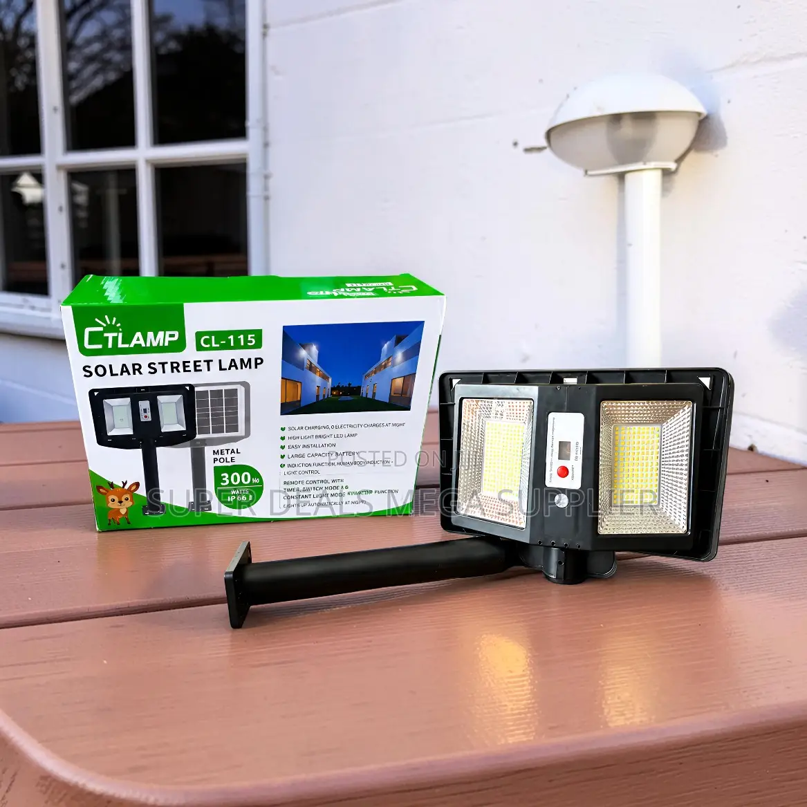 Ctlamp 300w Large Capacity Battery Energy Saving Solar Street Light