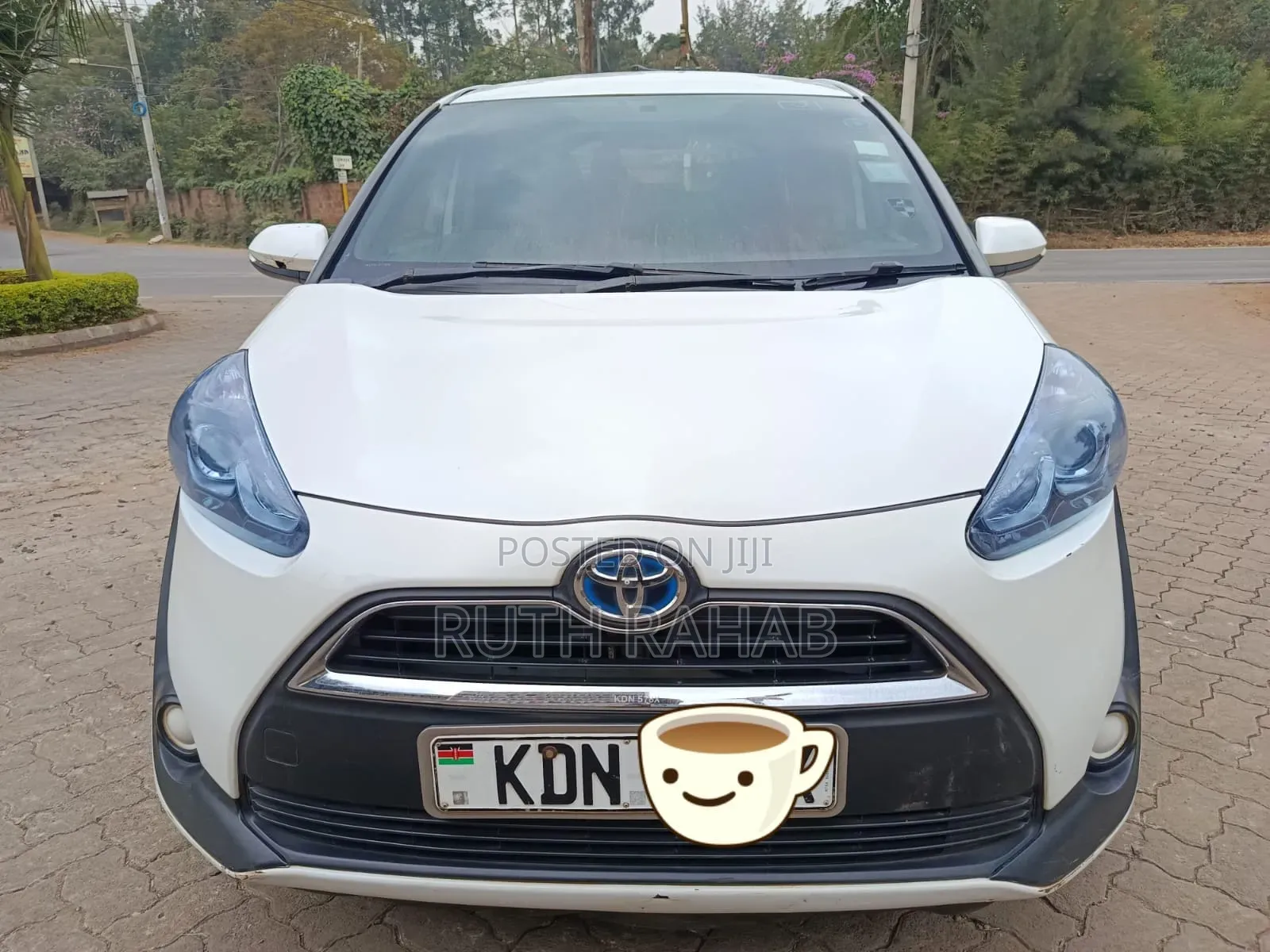 Toyota Sienta 2017 White