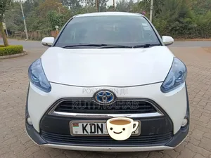 Toyota Sienta 2017 White