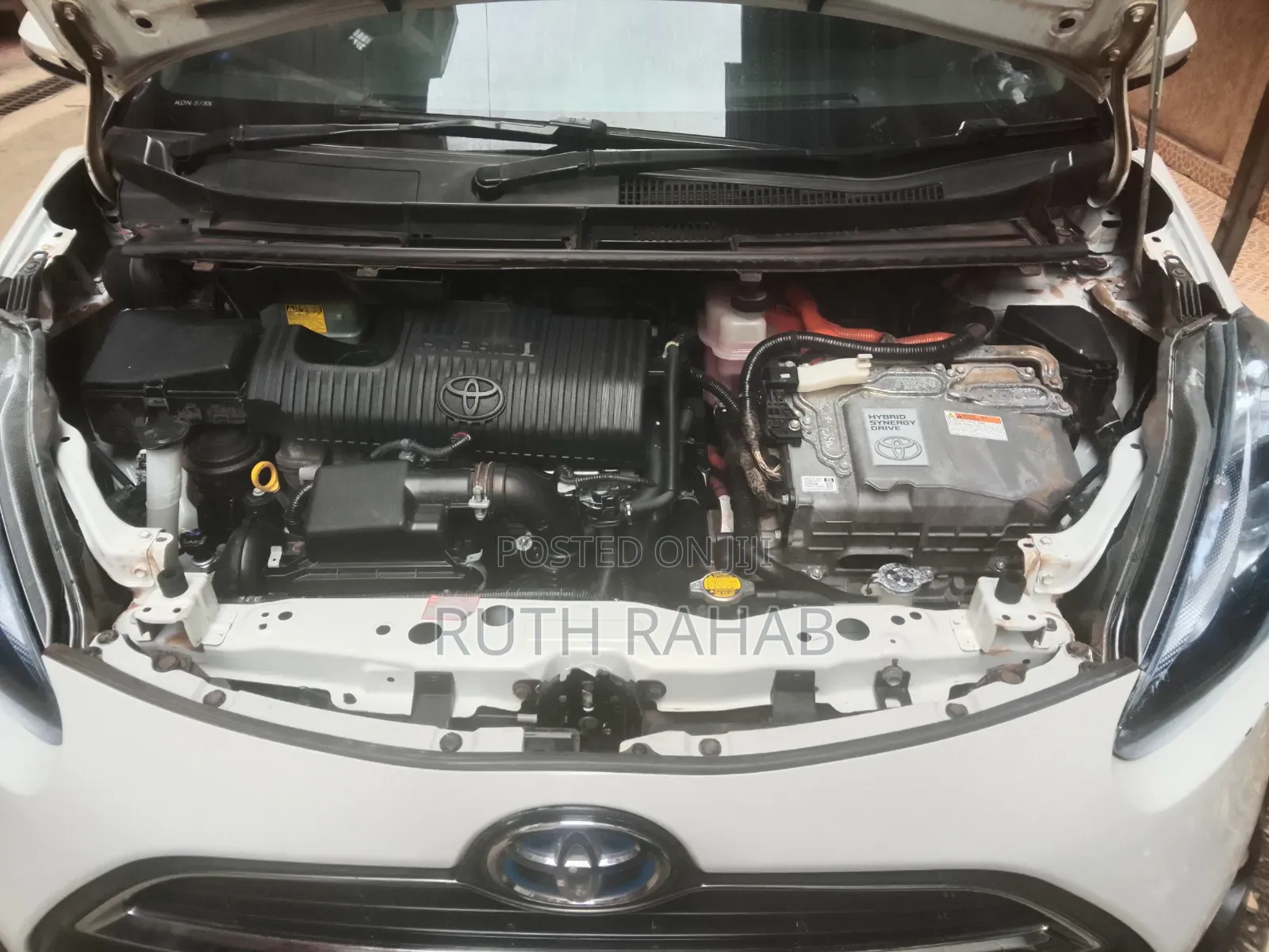 Toyota Sienta 2017 White