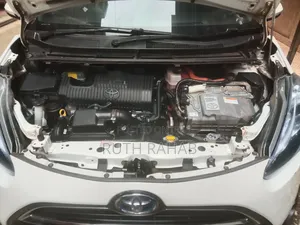 Toyota Sienta 2017 White