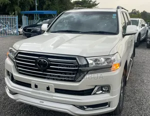 Toyota Land Cruiser 2019 White