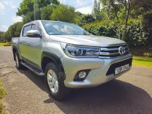 Toyota Hilux 2016 Silver