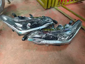 Toyota Axio 165 Xenon Headlight