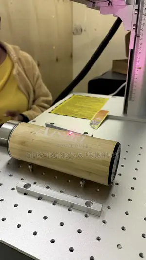 Yinghe Desktop 20 Watts Fiber Laser Marking Machine