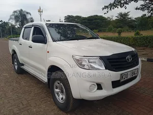 Toyota Hilux 2014 White