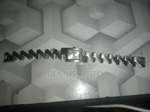 Gucci Watch Reference 8903