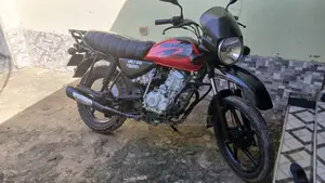 Bajaj Boxer X125 2023 Red