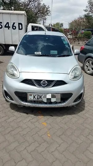 Nissan March 2018 Silver