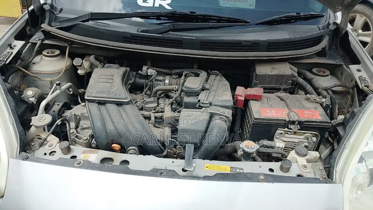 Nissan March 2018 Silver