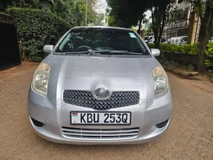 Toyota Vitz 2006 Silver