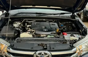 Toyota Hilux 2019 Black