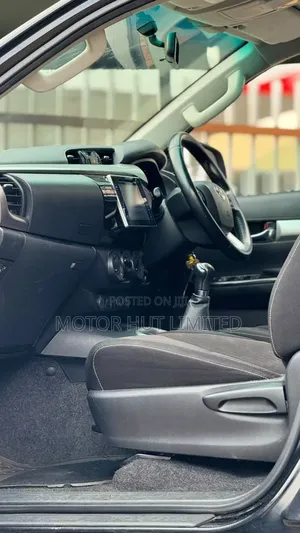 Toyota Hilux 2019 Black
