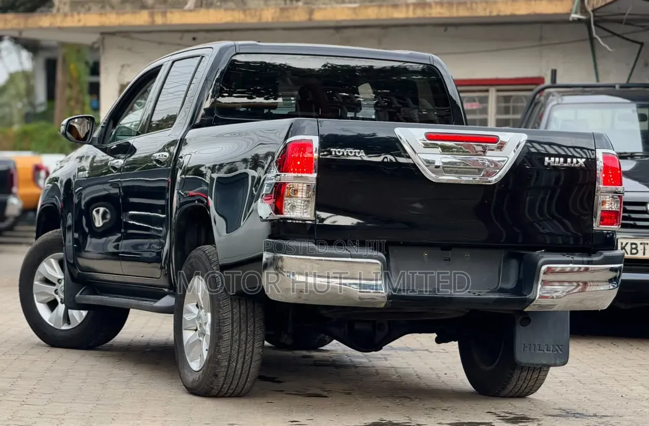 Toyota Hilux 2019 Black