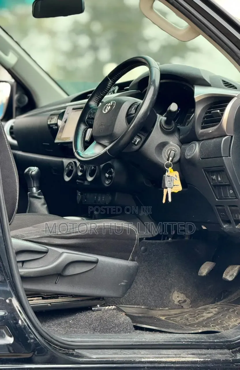 Toyota Hilux 2019 Black