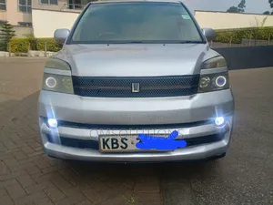 Toyota Voxy 2006 Silver