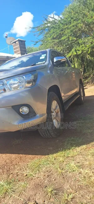 Toyota Hilux Revo Double Cab Deisel 2.8 RWD 2016 White