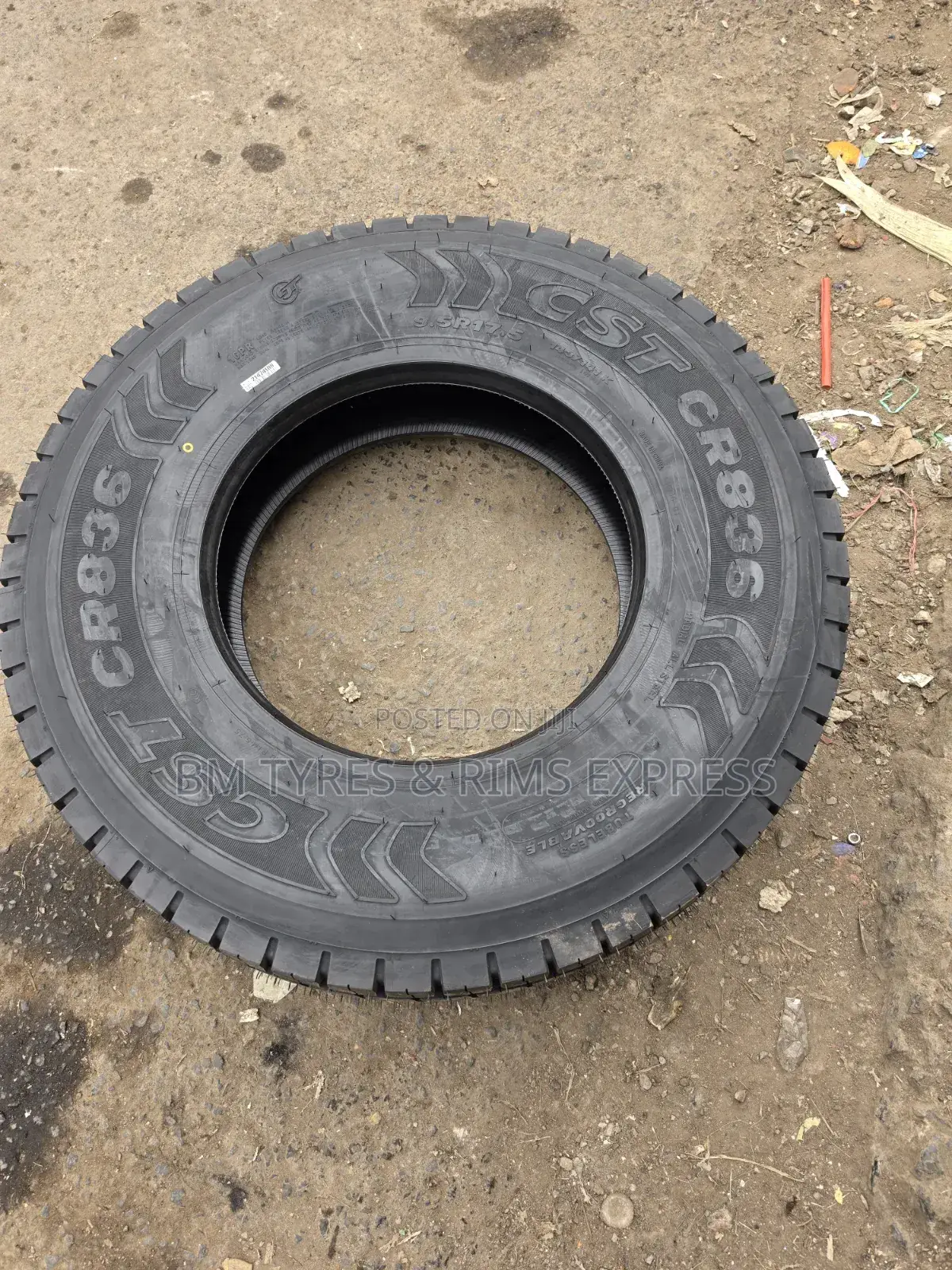 9.5 R17. 5 CST Tires (Diff)