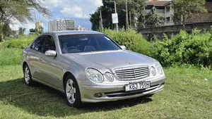Mercedes-Benz E200 2003 Beige