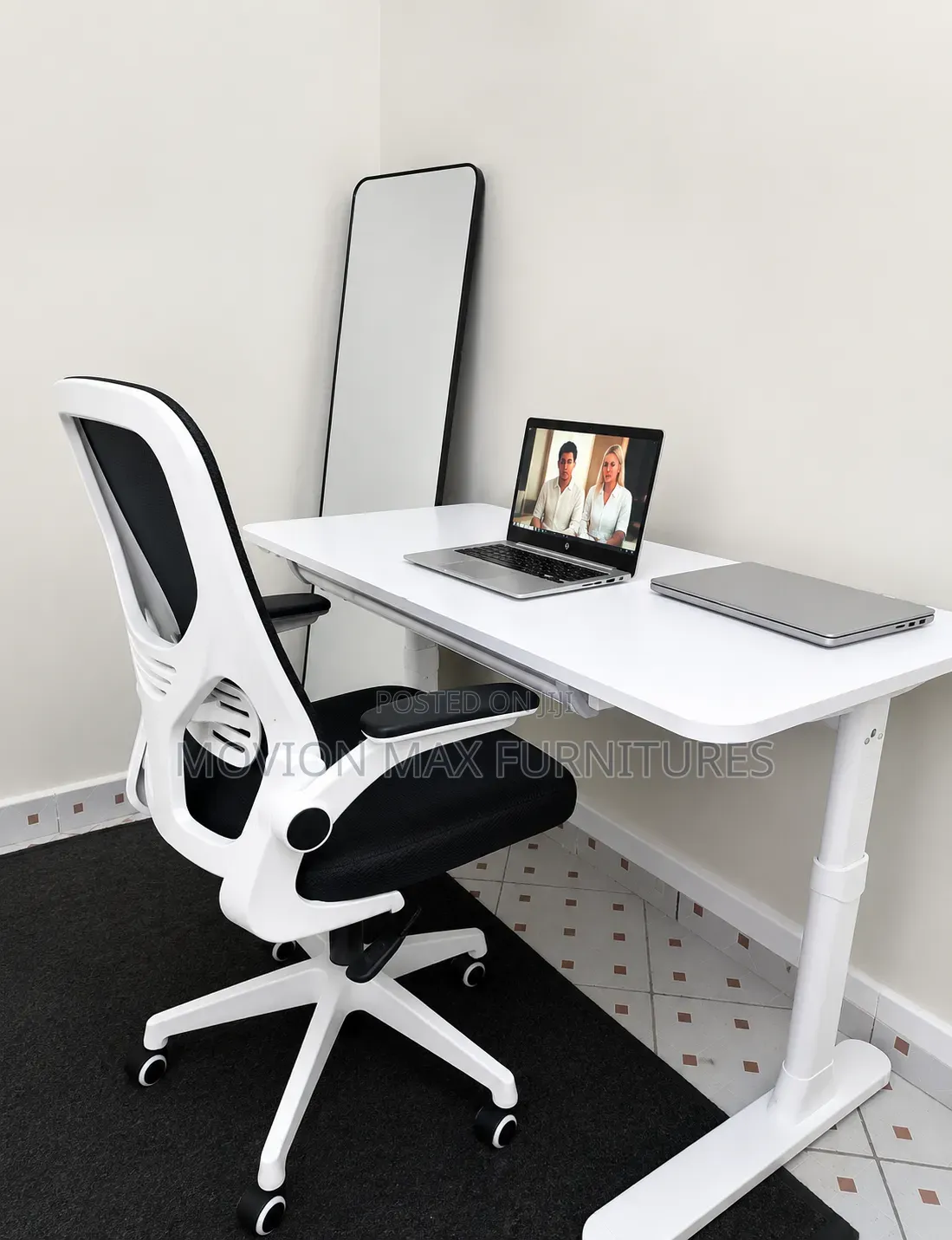 Manually Adjustable Table +Chair