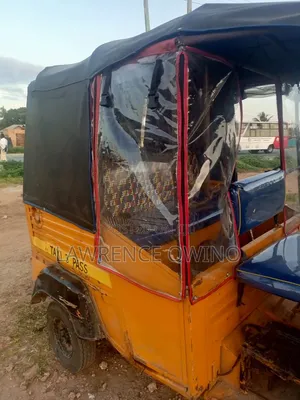 Piaggio 2018 Yellow