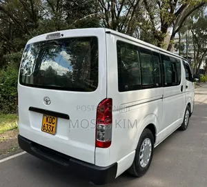 Toyota HiAce 2015 White
