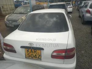 Toyota Corolla 1998 White