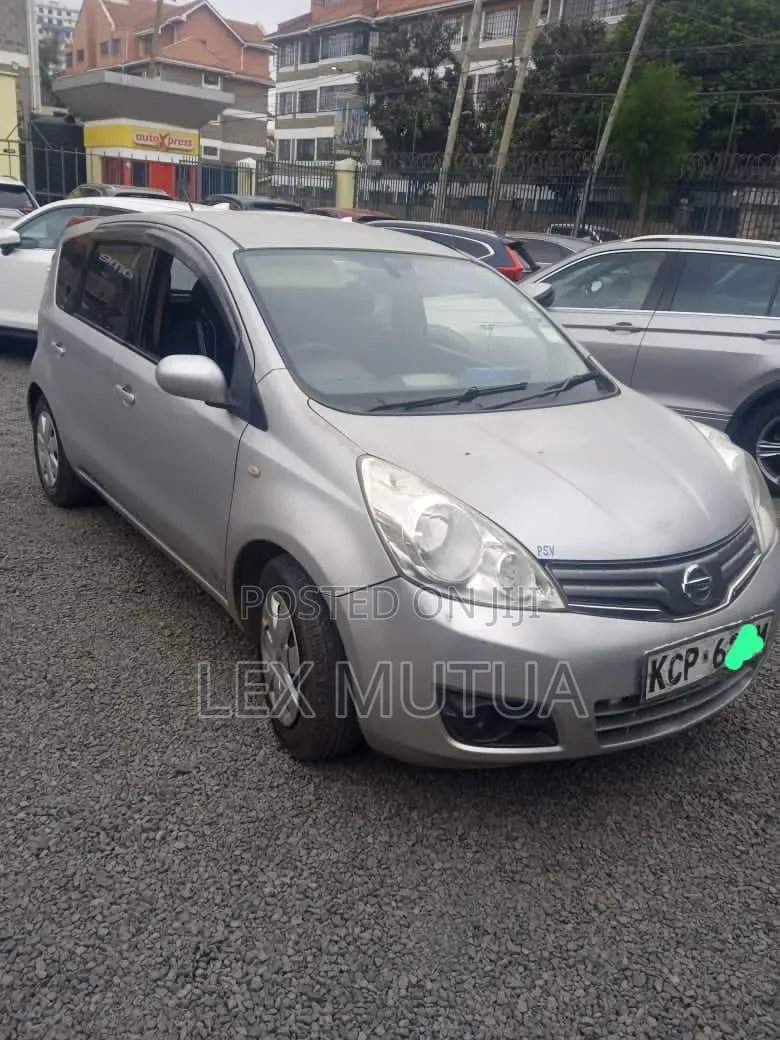 Nissan Note 2011 Silver
