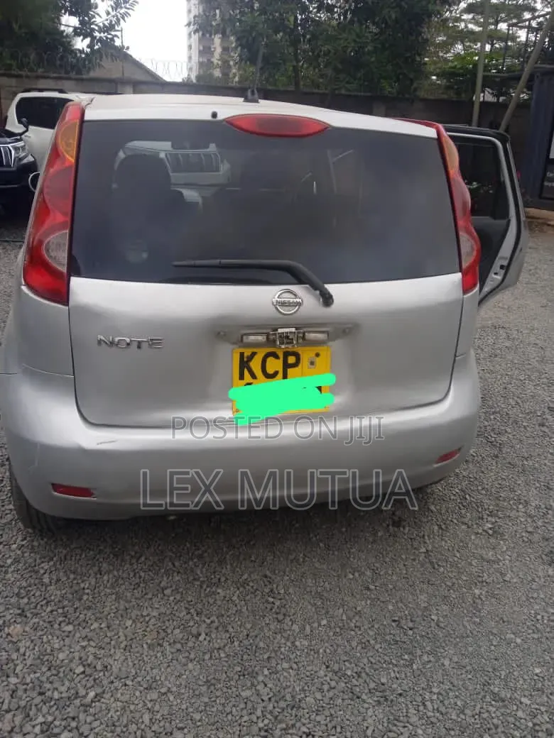 Nissan Note 2011 Silver
