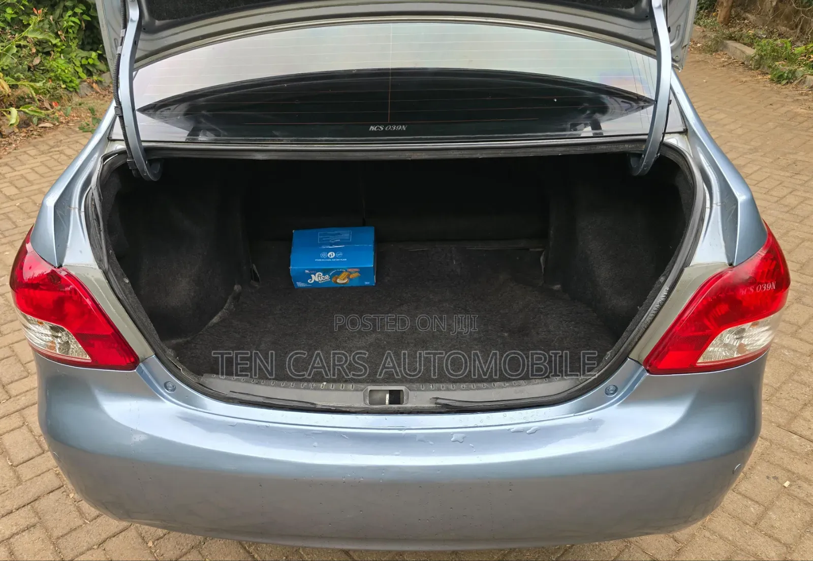 Toyota Belta 2011 Blue