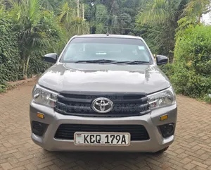 Toyota Hilux 2017 Silver