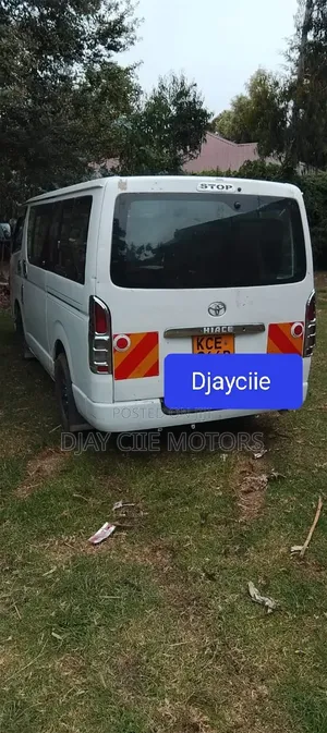 Toyota HiAce 2010 White
