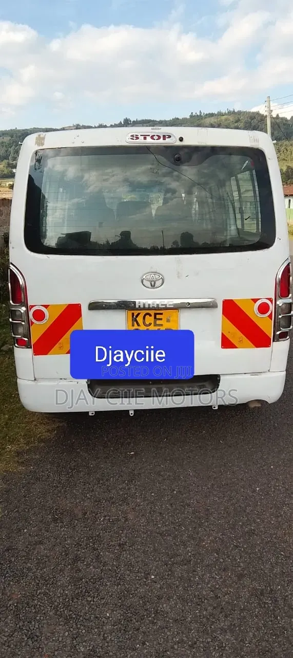 Toyota HiAce 2010 White