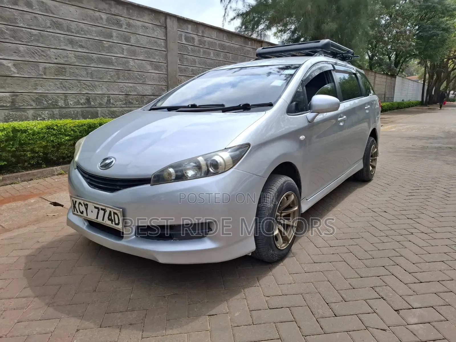 Toyota Wish 2012 Silver