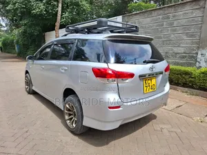 Toyota Wish 2012 Silver