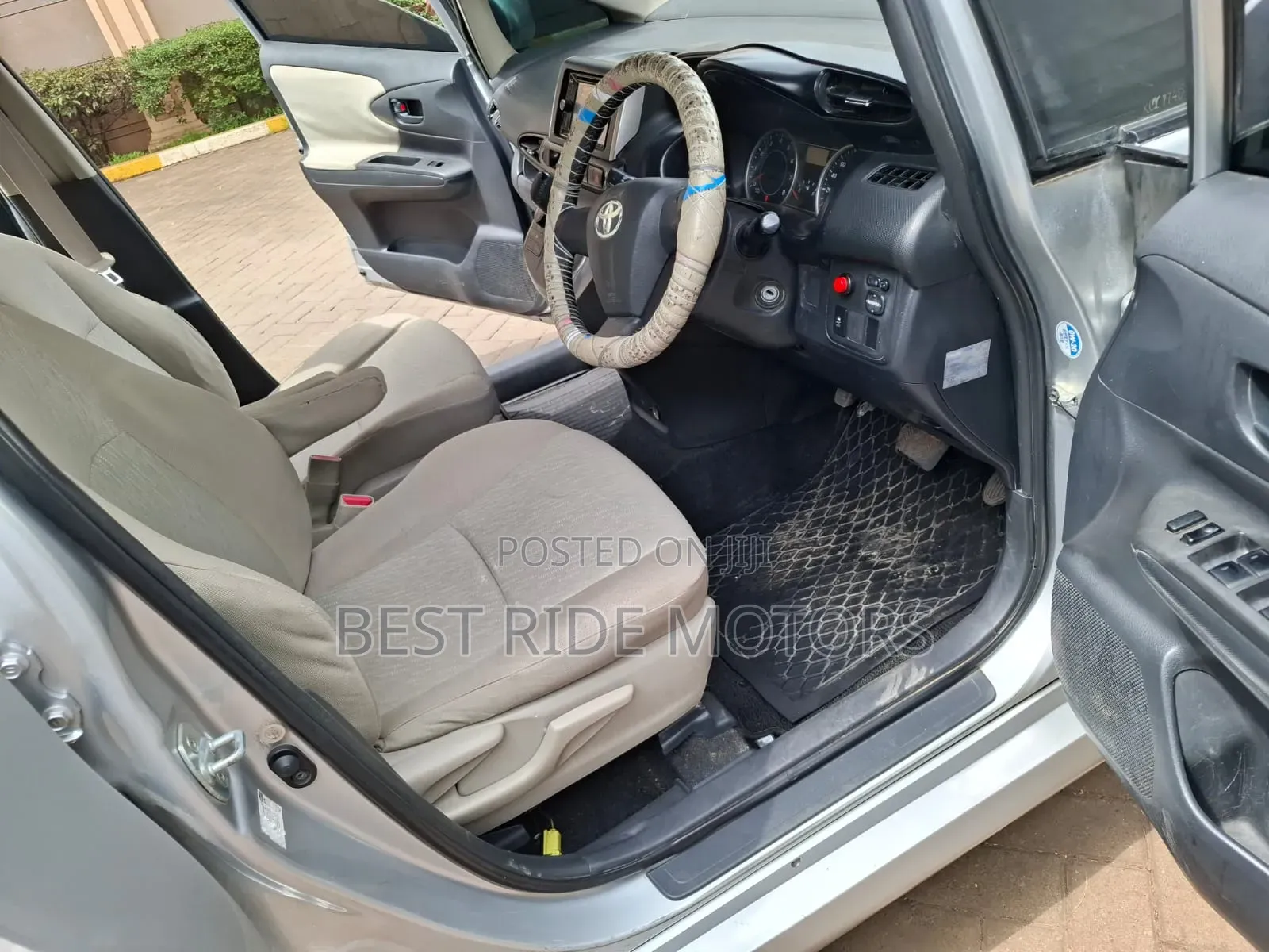 Toyota Wish 2012 Silver