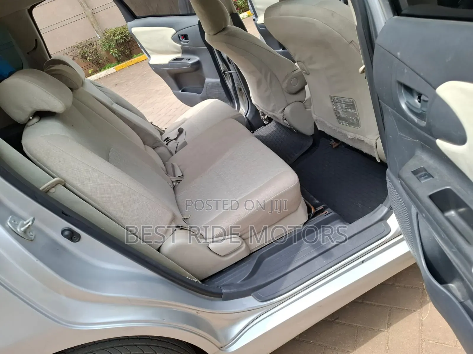 Toyota Wish 2012 Silver