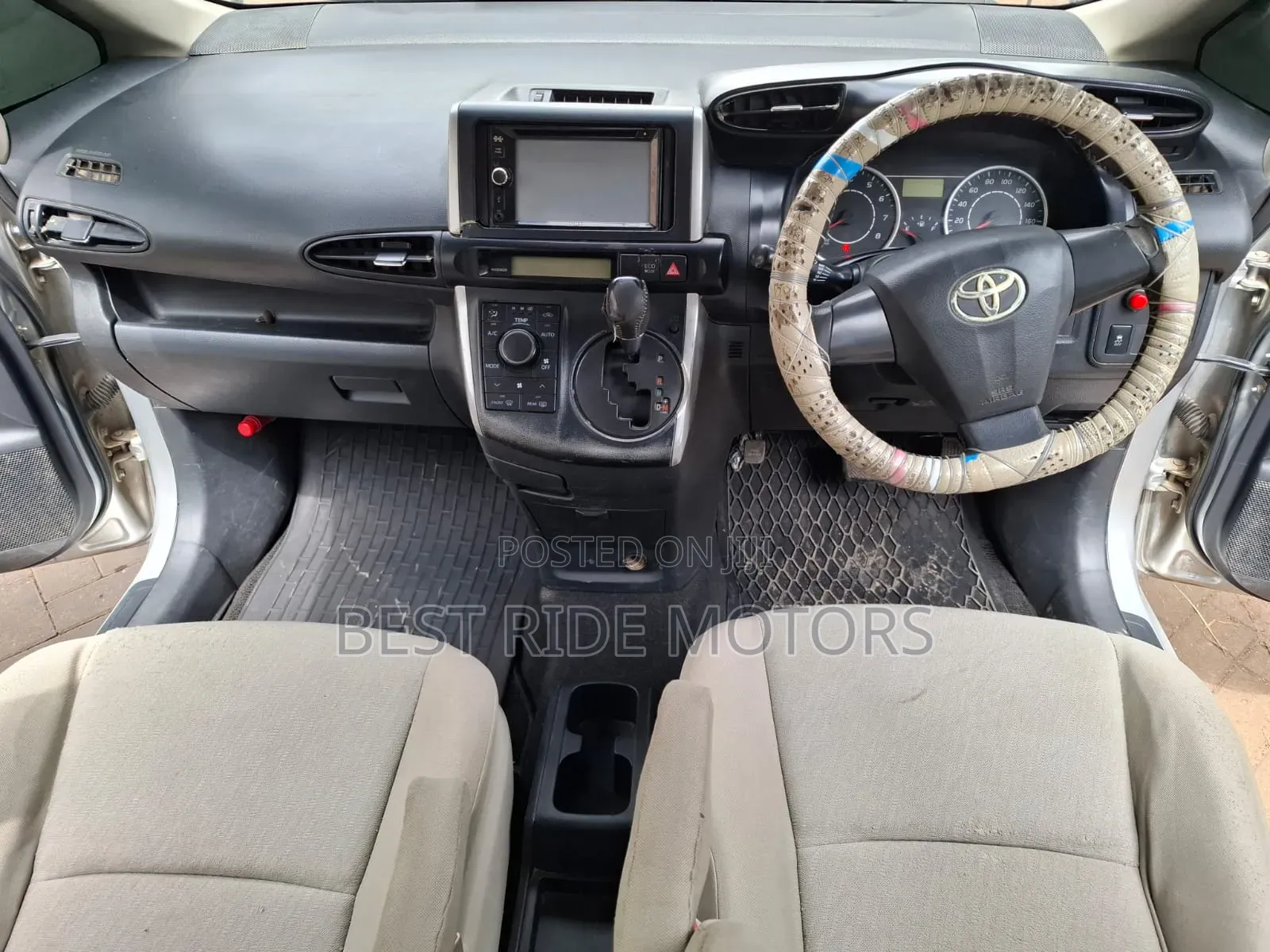 Toyota Wish 2012 Silver