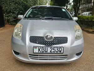 Toyota Vitz 2006 Silver