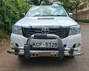 Toyota Hilux 2008 White