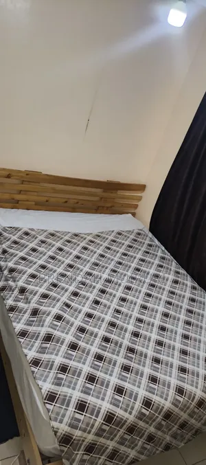 5*6 Wooden Bed