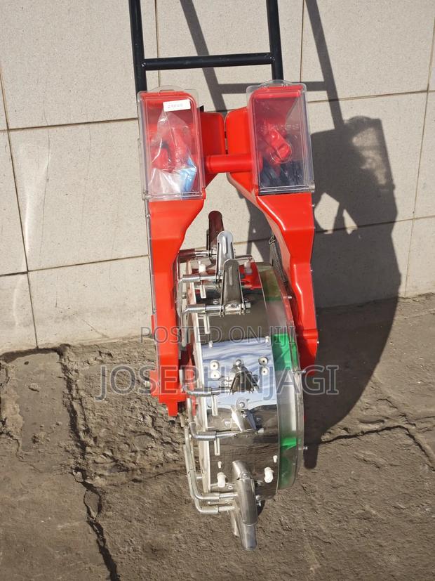 Manual Vegetable Seeder - main view