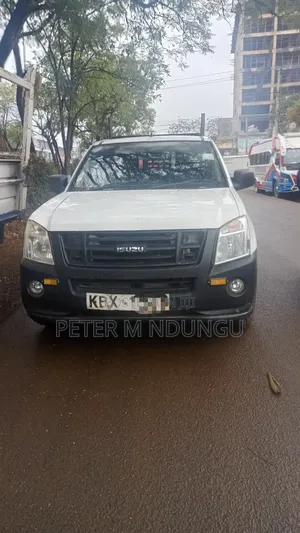 Isuzu D-MAX 2012 White