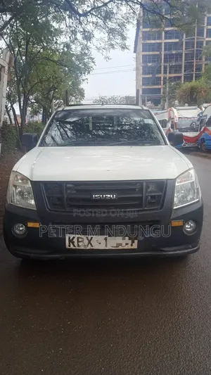 Isuzu D-MAX 2012 White