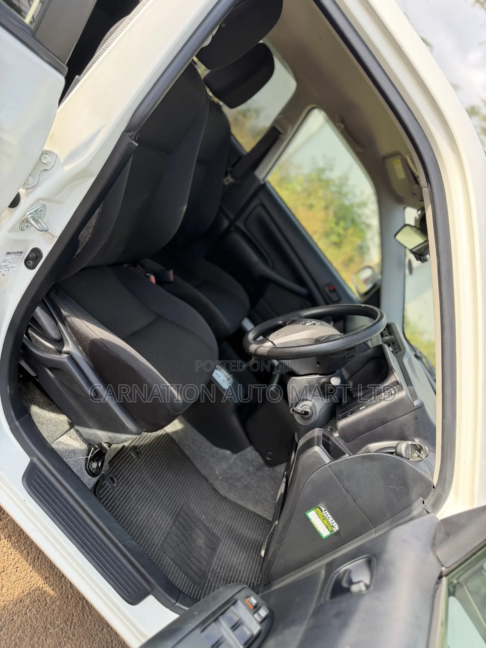 Toyota Probox 1.5 Hybrid DX 2020 White