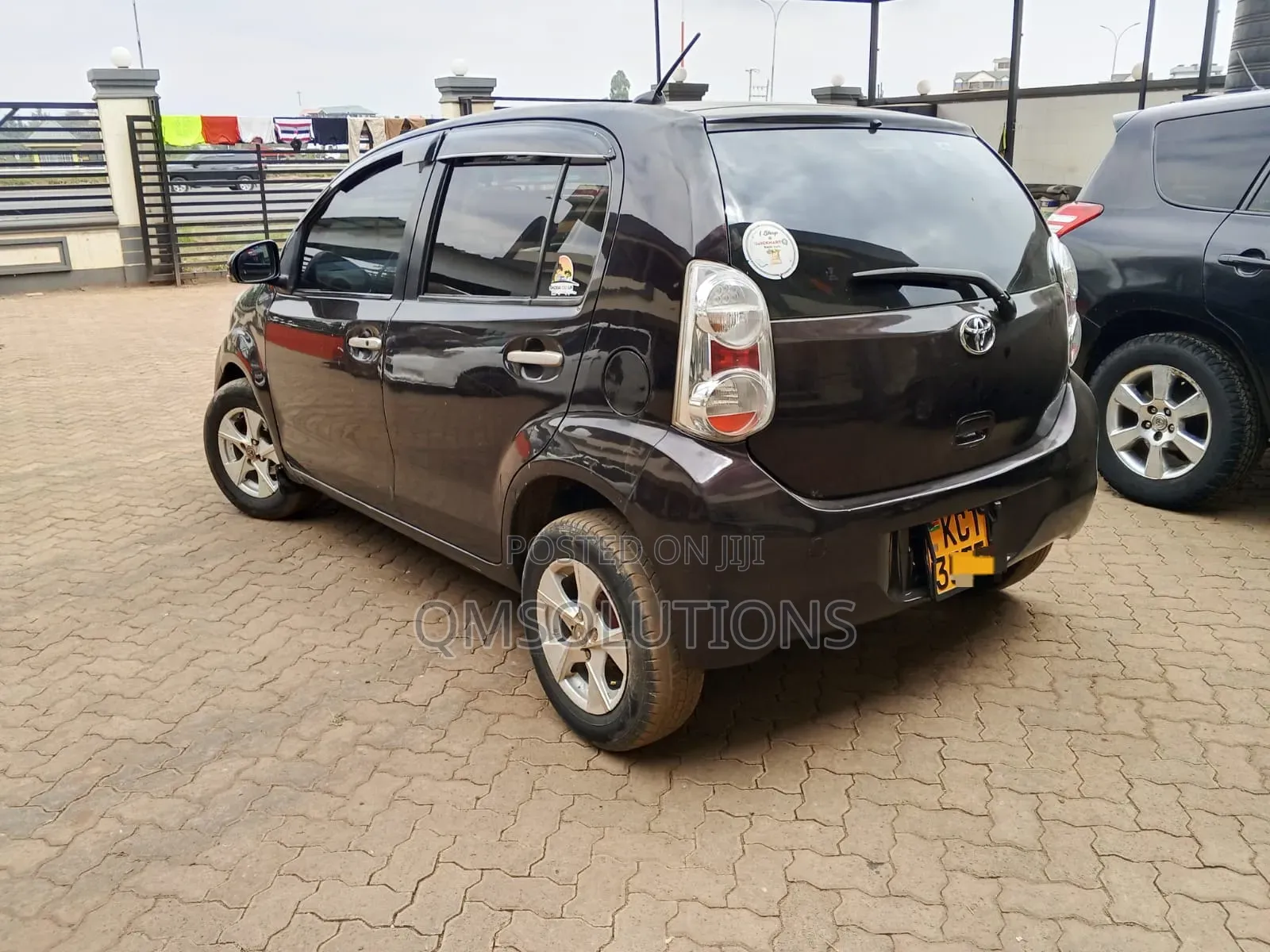 Toyota Passo 2011 Maroon