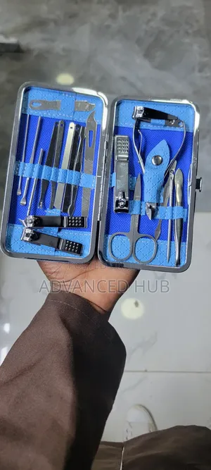 18 Piece Proffesional Manicure Set