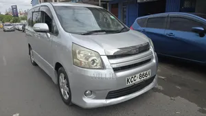 Toyota Noah 2008 Silver