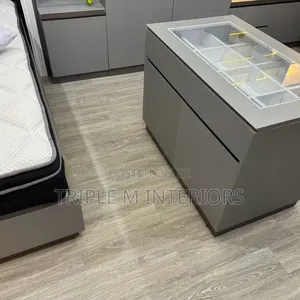 Laminate/Luxury Vinyl Planks/Premium SPC Flooring
