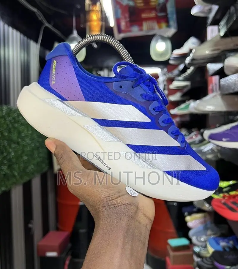 Quality Adidas Trainers / Marathon Shoes